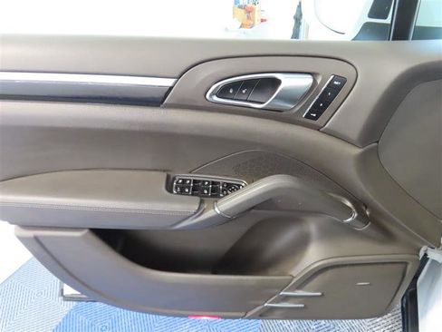 Used 2017 Porsche Cayenne Platinum Edition w/ Premium Package Plus (PJX) image 15