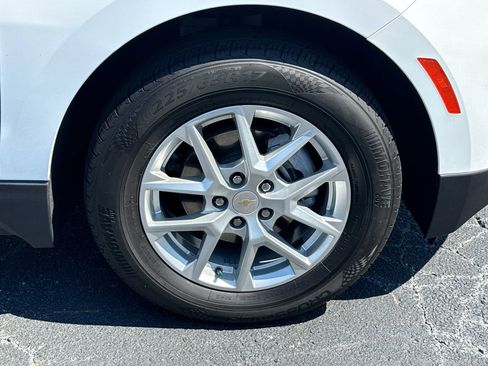 Used 2023 Chevrolet Equinox LS w/ LS Convenience Package FWD image 12