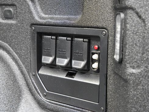 New 2025 GMC Sierra EV Denali image 14