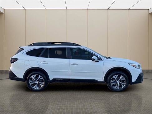 Used 2020 Subaru Outback Limited image 3