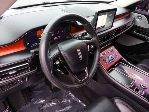 Used 2020 Lincoln Aviator Reserve w/ Equipment Group 201A image 12