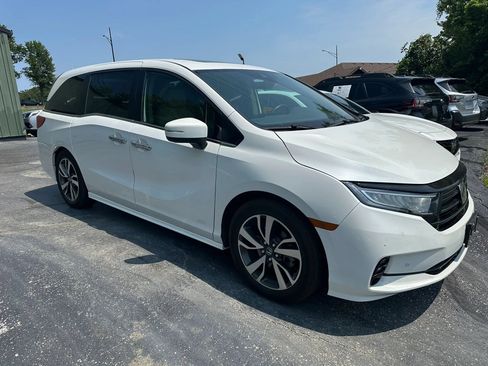 Used 2023 Honda Odyssey Touring image 2