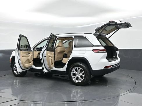 Used 2022 Jeep Grand Cherokee Limited AWD/4WD image 65