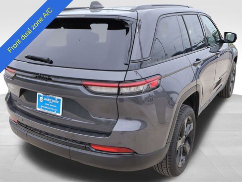 Used 2023 Jeep Grand Cherokee Altitude AWD/4WD image 6