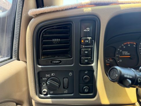 Used 2003 Chevrolet Silverado 2500 LT w/ Skid Plate Package AWD/4WD image 14