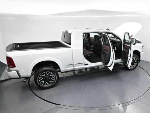 Used 2025 RAM 2500 Limited AWD/4WD image 44