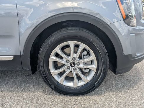 Used 2020 Kia Telluride LX FWD image 11