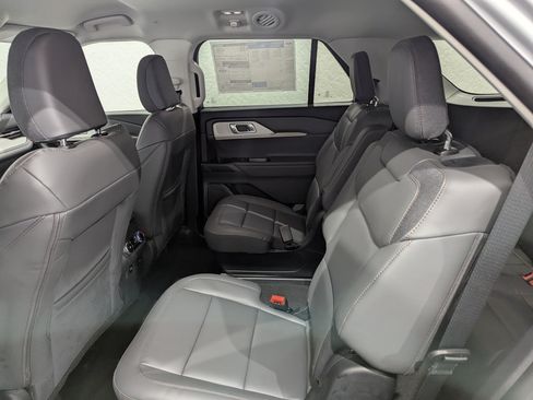 Used 2026 Ford Explorer Active w/ Active Comfort Package AWD/4WD image 12