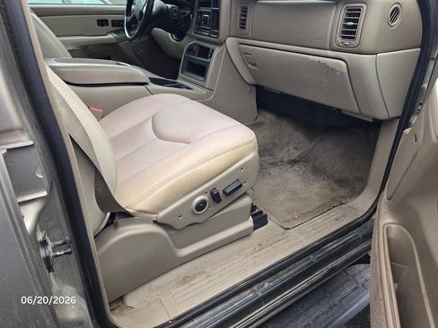Used 2003 Chevrolet Suburban LT w/ LT Preferred Equipment Group AWD/4WD image 26