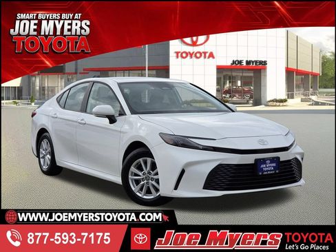 Used 2026 Toyota Camry LE FWD image 1