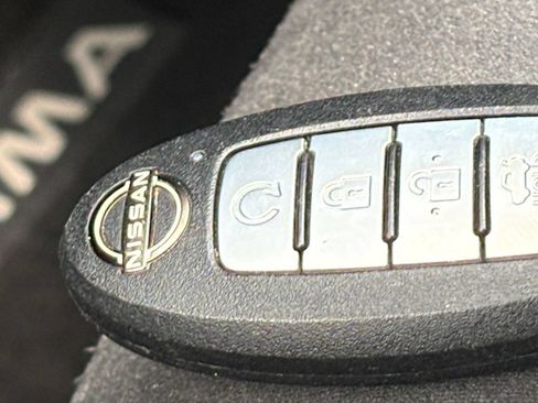 Used 2025 Nissan Altima 2.5 SV FWD image 25