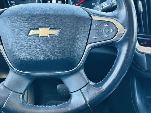 Used 2019 Chevrolet Traverse LT FWD image 16