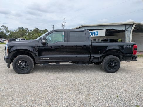 New 2026 Ford F250 Lariat w/ Black Appearance Package AWD/4WD image 7