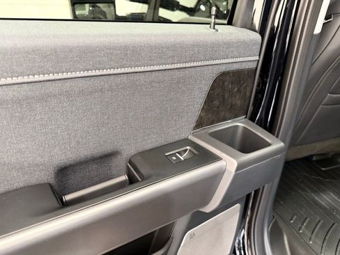 New 2026 Ford F250 Lariat w/ Black Appearance Package image 18