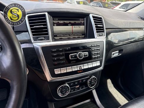 Used 2015 Mercedes-Benz GL 550 4MATIC image 20