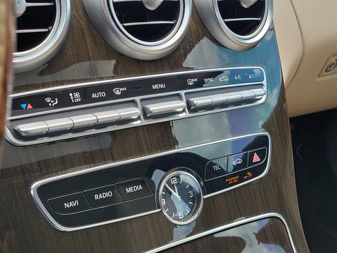 Used 2019 Mercedes-Benz C 300 Sedan w/ Premium Package image 28