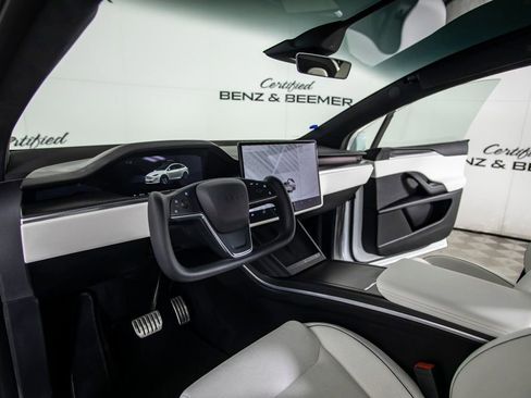 Used 2022 Tesla Model X Plaid image 27