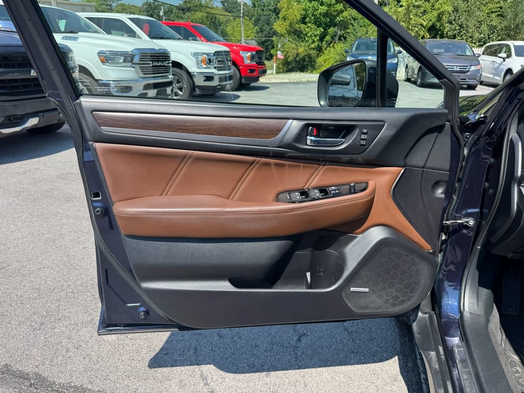 Used 2018 Subaru Outback 2.5i Touring AWD/4WD image 22