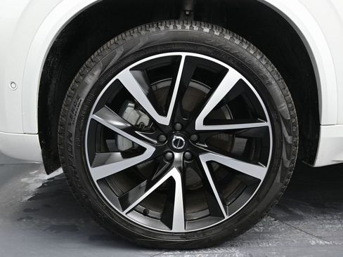 Used 2024 Volvo XC90 B5 Plus image 12