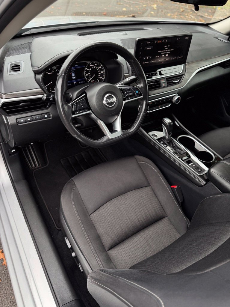 Used 2024 Nissan Altima 2.5 SV w/ SV Premium Package FWD image 28