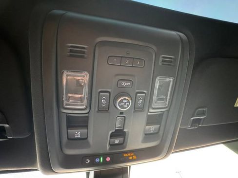 Used 2021 Chevrolet Suburban High Country image 27