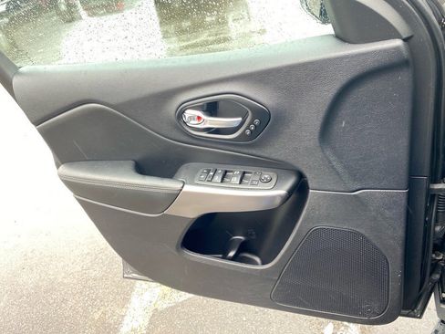 Used 2022 Jeep Cherokee Limited image 21