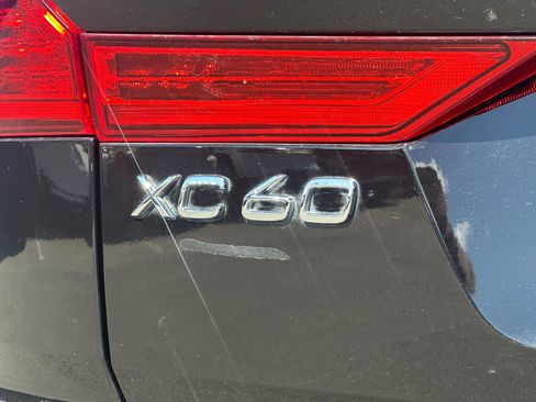 Certified 2025 Volvo XC60 T8 Ultra w/ Protection Package Premier image 13