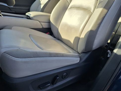 Used 2024 Nissan Pathfinder SL image 10