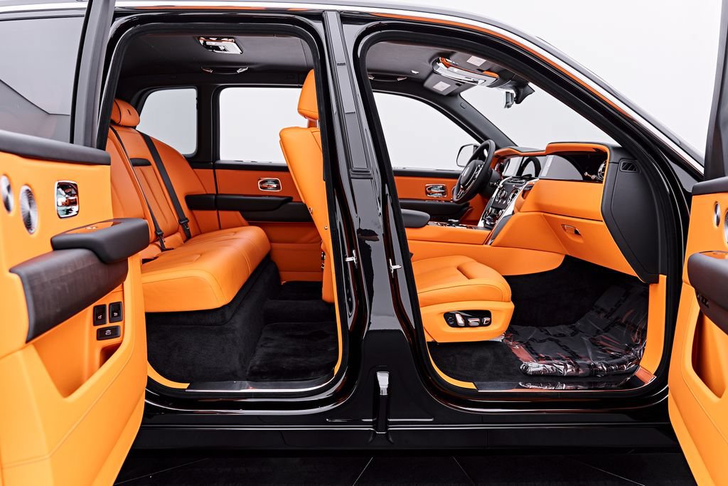 Used 2026 Rolls-Royce Cullinan w/ Cullinan Package AWD/4WD image 33