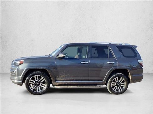 Used 2017 Toyota 4Runner Limited AWD/4WD image 2
