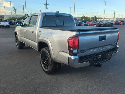 Used 2020 Toyota Tacoma SR5 AWD/4WD image 6