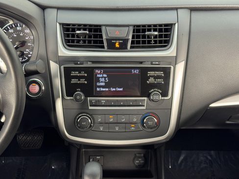 Used 2017 Nissan Altima 2.5 SR image 22