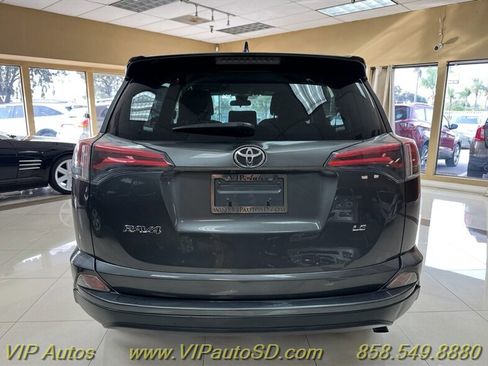 Used 2018 Toyota RAV4 LE image 3