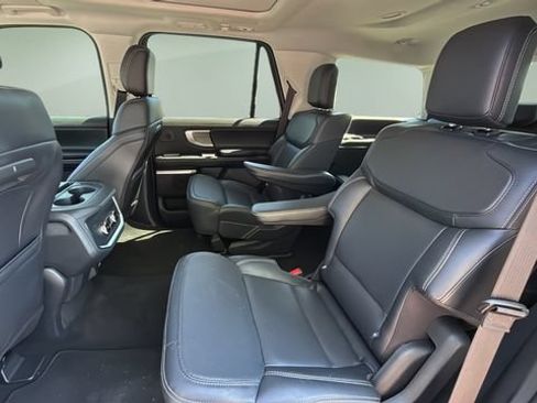 Used 2025 Ford Expedition Platinum w/ Driver's Package AWD/4WD image 20