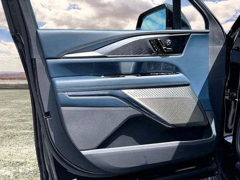 Certified 2025 Cadillac Escalade IQ Luxury 2 w/ LPO, Premium Carpet Package AWD/4WD image 20