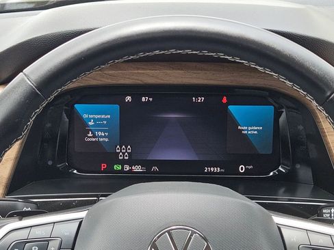 Used 2025 Volkswagen Atlas SE FWD image 26