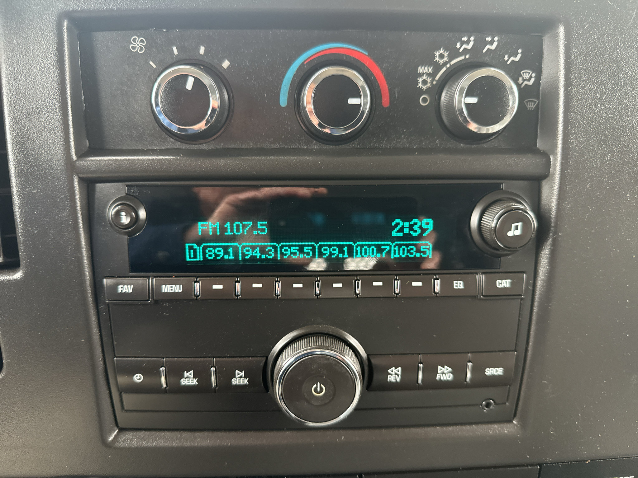 Used 2017 Chevrolet Express 2500 RWD image 17