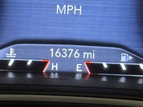 Used 2022 Jeep Cherokee Limited image 30