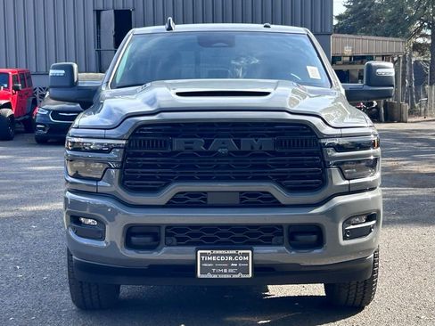 New 2026 RAM 2500 Laramie AWD/4WD image 3