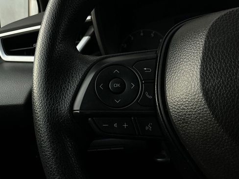 Used 2025 Toyota Corolla LE image 29