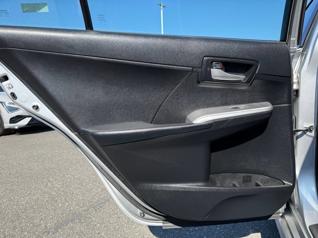 Used 2013 Toyota Camry SE FWD image 19
