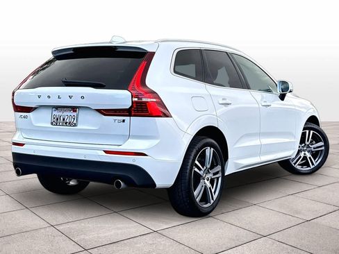 Used 2021 Volvo XC60 T5 Momentum w/ Advanced Package AWD/4WD image 16
