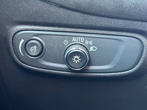 Used 2024 Chevrolet Equinox LT image 12