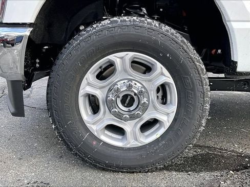 New 2026 Ford F350 XLT w/ FX4 Off-Road Package AWD/4WD image 26