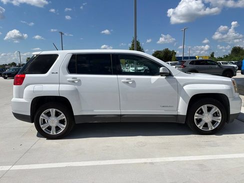 Used 2017 GMC Terrain SLE FWD image 4