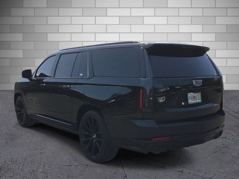 Used 2025 Cadillac Escalade ESV V w/ LPO, ONYX Package AWD/4WD image 3