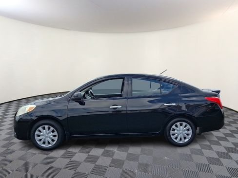 Used 2014 Nissan Versa SV FWD image 4