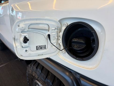 Used 2013 Toyota FJ Cruiser 4WD image 30