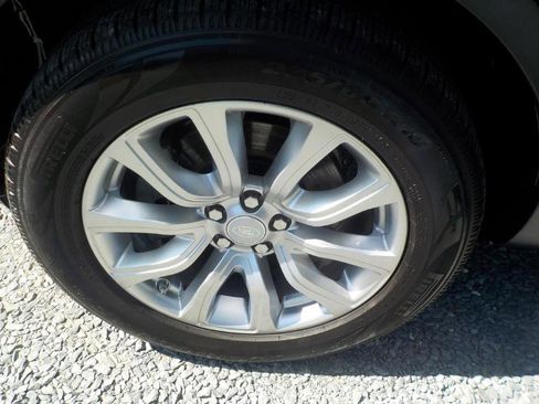 Used 2017 Land Rover Range Rover Evoque SE image 31