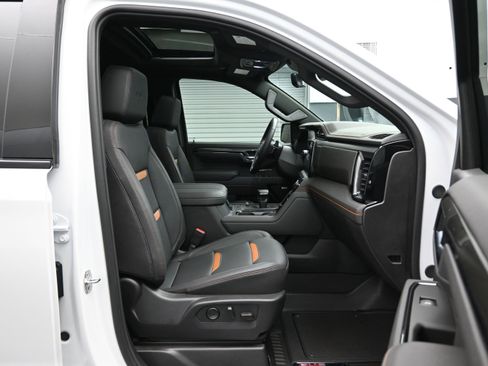 Used 2026 GMC Sierra 1500 AT4 w/ AT4 Premium Package AWD/4WD image 13